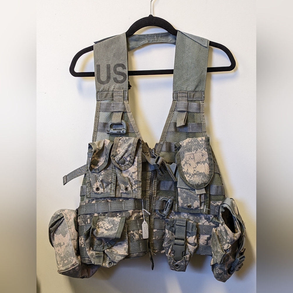 Tactical Military Vest in Camouflage With 7 Random Accessories - Used